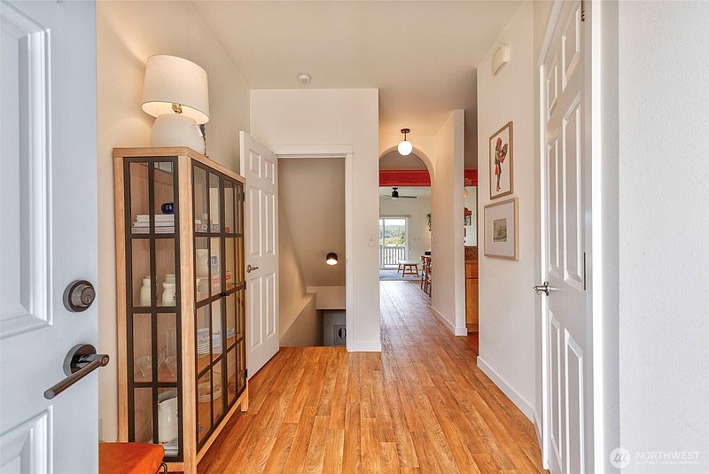 4th image of 19431 Willet Lane NE