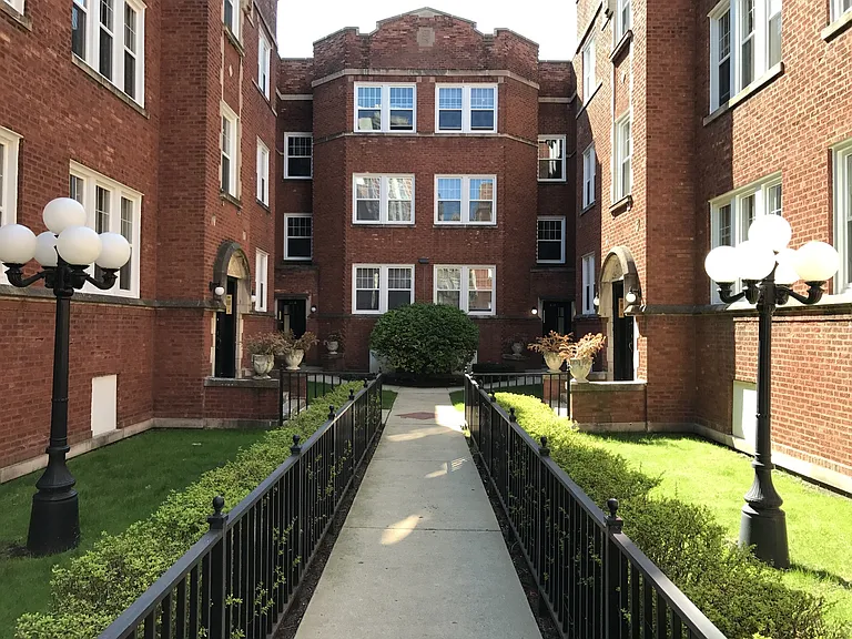 6100-6118 N Winthrop — Photo 30