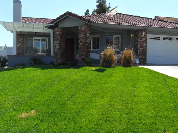 8418 Rosemary Dr, Riverside, CA 92508