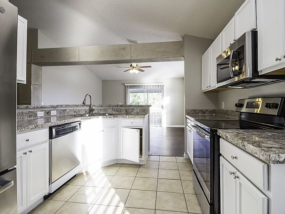 5th image of 11821 Pethrick Dr
