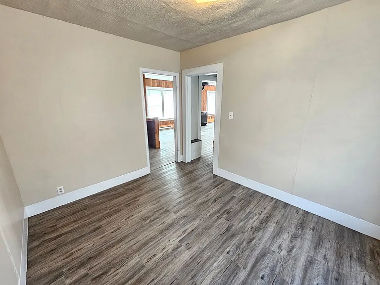 1802 Cove Ave — Photo 11