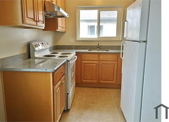 5th image of 1582 Quebec Ct APT 4