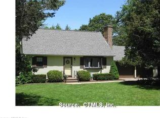 8 Plainview Dr, Danielson, CT 06239