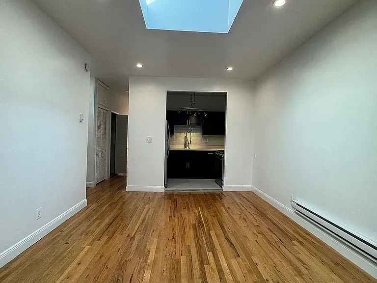 228 Monroe St #4 — Photo 1