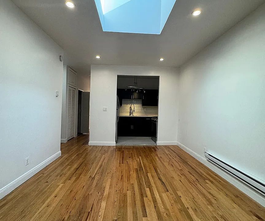1st image of 228 Monroe St APT 4