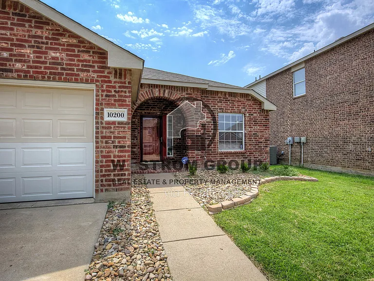 10200 Pear St — Photo 5