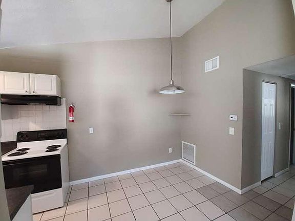 3rd image of 20 N Sheltering Oaks Dr APT C