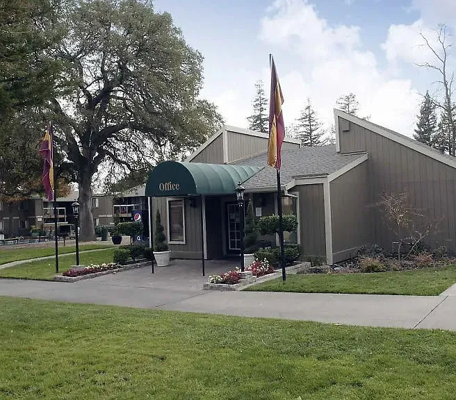 Fountain Grove — Photo 2