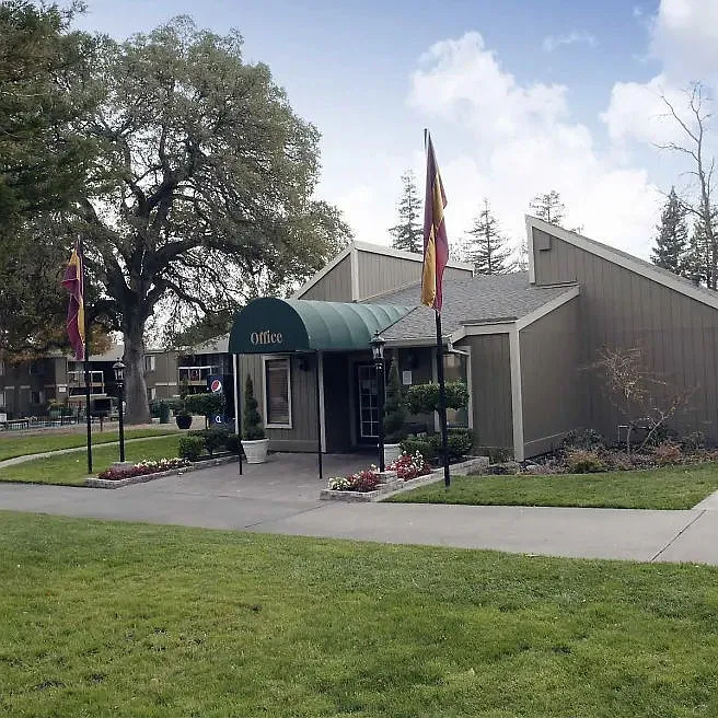 Building Photo - Fountain Grove