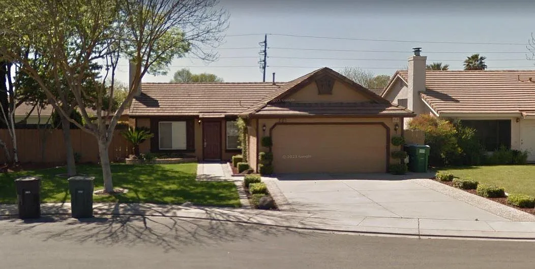 3 bed, 1120 sqft, $2,250 — Photo 1