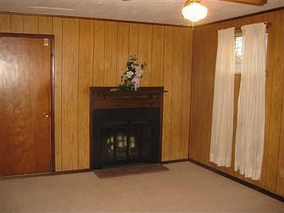 3rd image of 5051 Tewkesbury Dr
