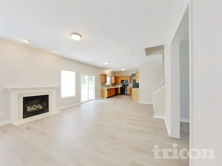 2990 Parkview Dr — Photo 3