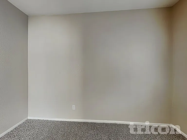 4843 S Liverpool Cir — Photo 13