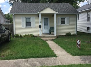 132 E 1st St, Roxana, IL 62084