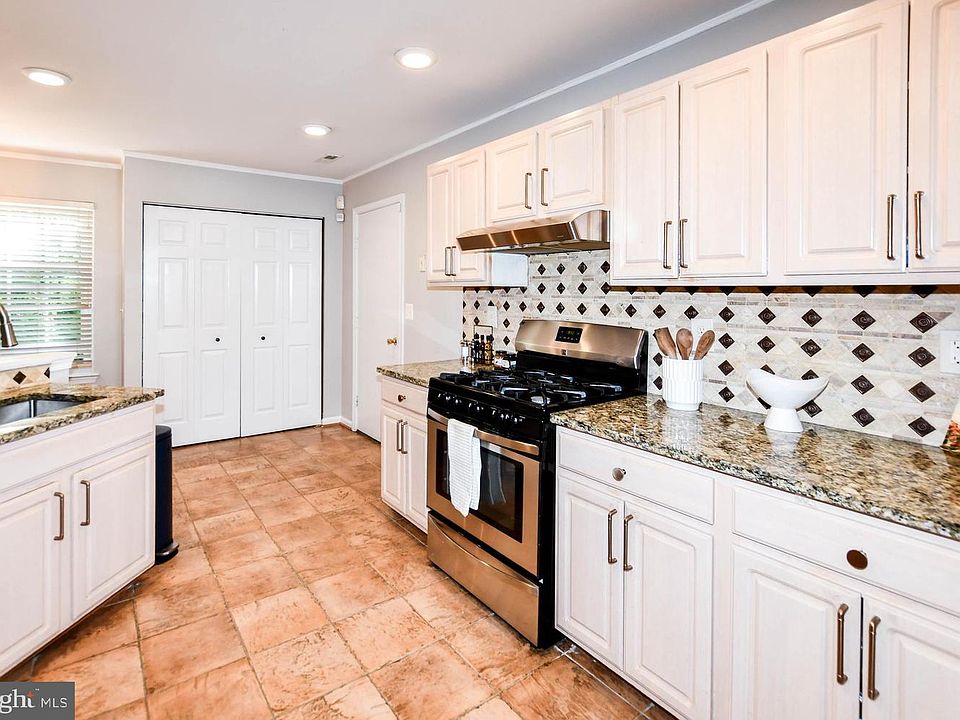 1st image of 2424 Vidalia Ct
