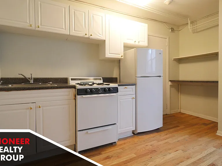 654 W Cornelia Ave #65622 — Photo 6