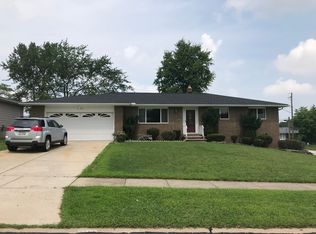 1760 Green Acres Dr, Parma, OH 44134