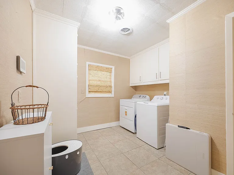 1835 Hillview Dr — Photo 28