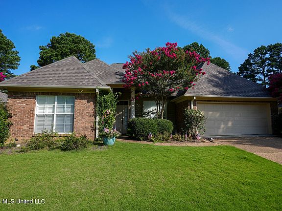 2nd image of 152 Seville Way