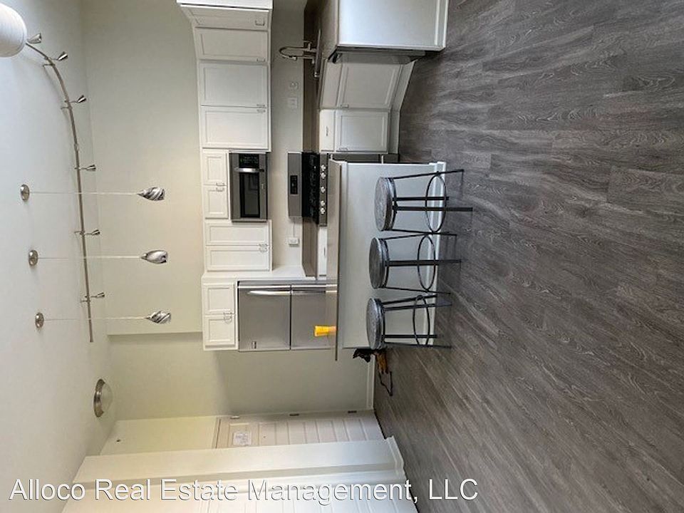 2nd image of 10 Prince St APT 6