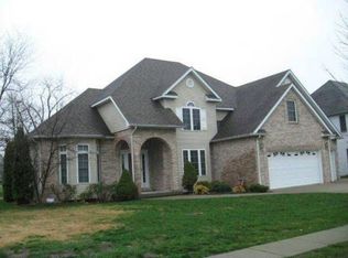 630 S Dobbs Glen St, Terre Haute, IN 47803