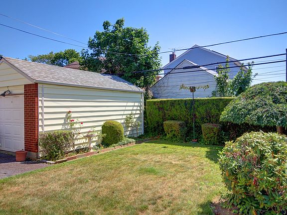 3rd image of 7935 Langdale St