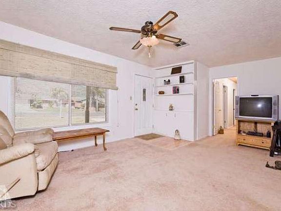 3rd image of 5260 Larkspur Dr