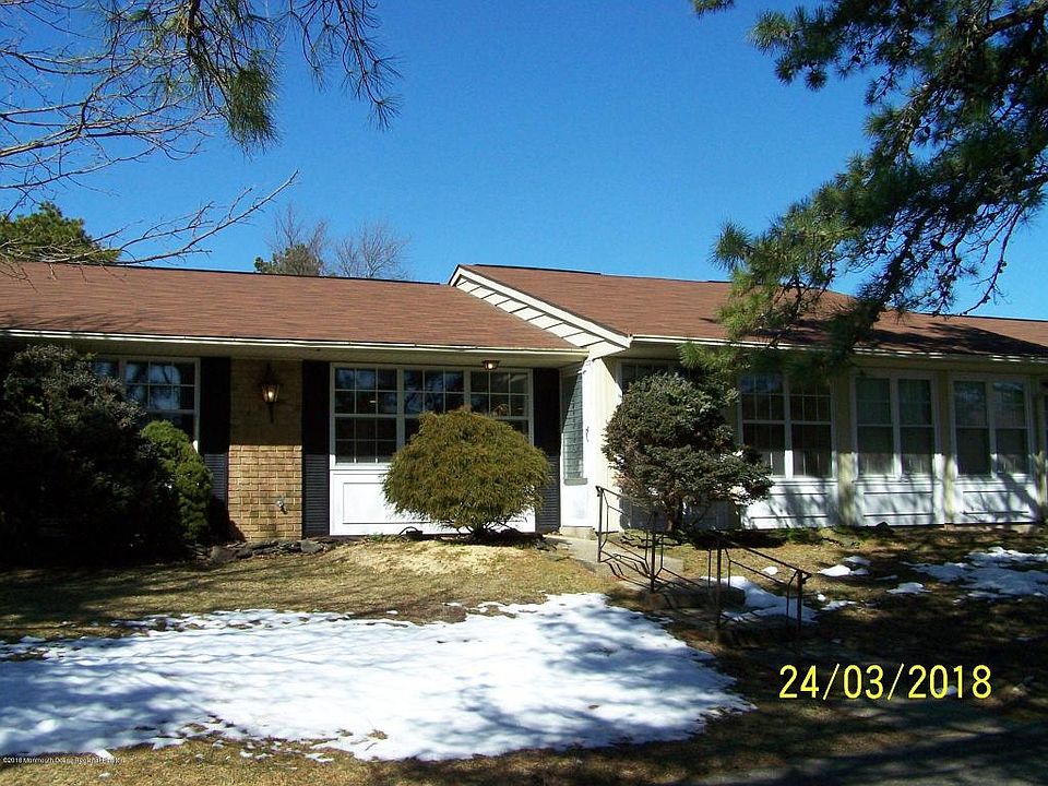 1st image of 35C Edinburgh Ln #C