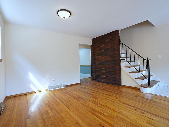 4th image of 11 Ely Ave