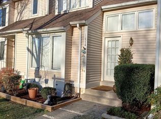 12556 Garland Tree Ct, Fairfax, VA 22033