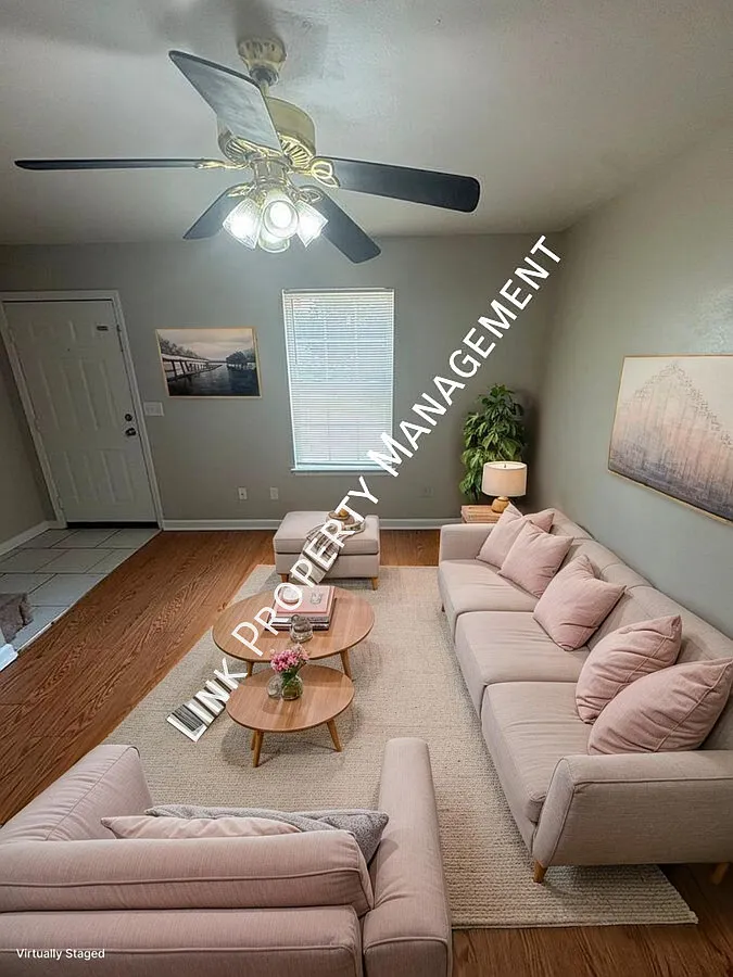 Don't Miss this 2 bedroom 2 bath in Rossville for only $1045 — Photo 2