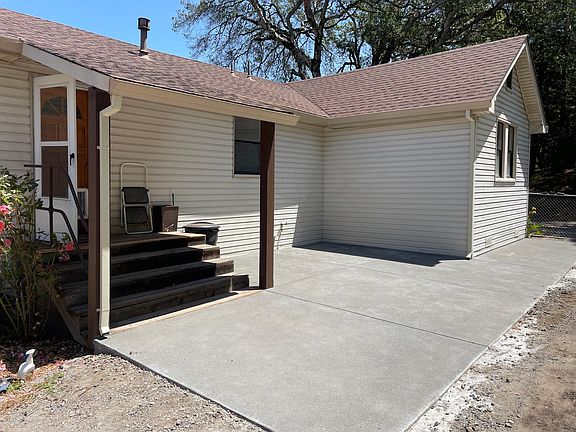 2nd image of 190 Jessie Ln