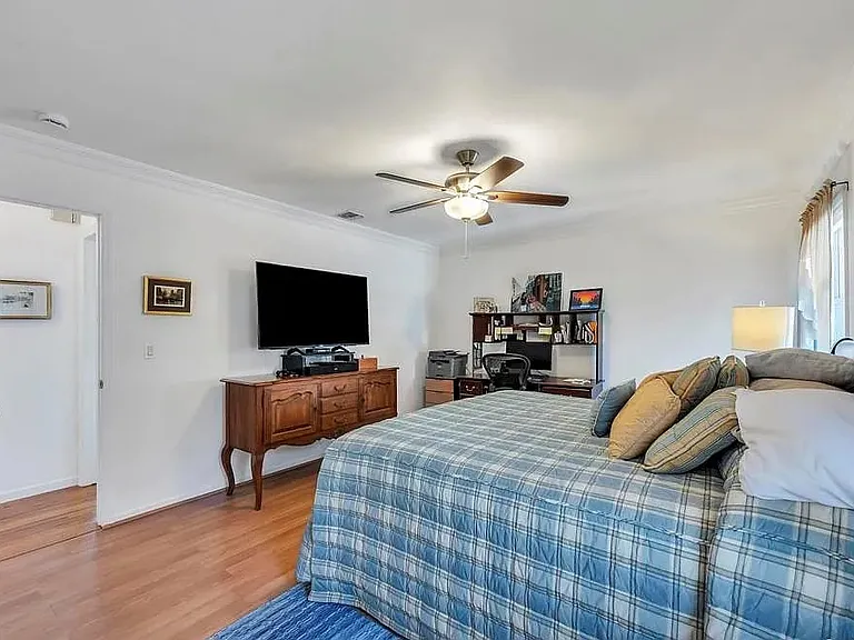 18 Hillcrest St #2 — Photo 16