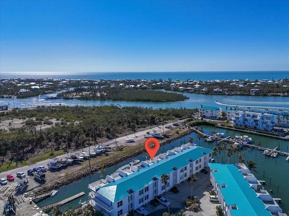 8230 Harborside Cir, Englewood, FL 34224