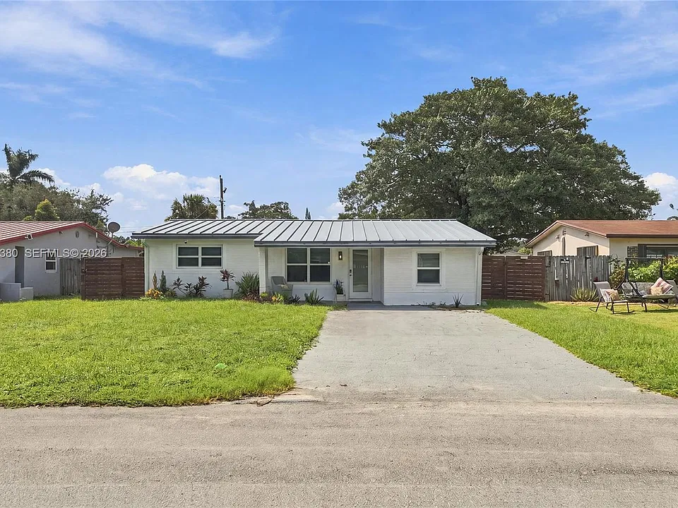 4649 SW 28th Ave