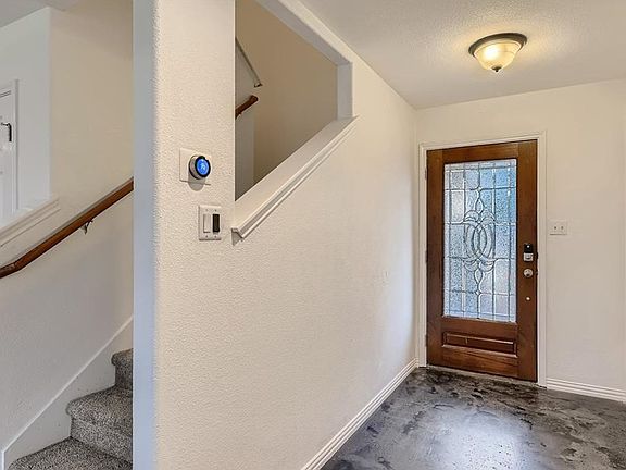 4th image of 177 Flagstone Trl