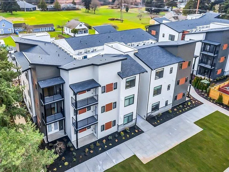 The Meadowlark Apartments — Photo 2