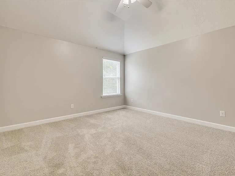 127 Radcliff Dr — Photo 43