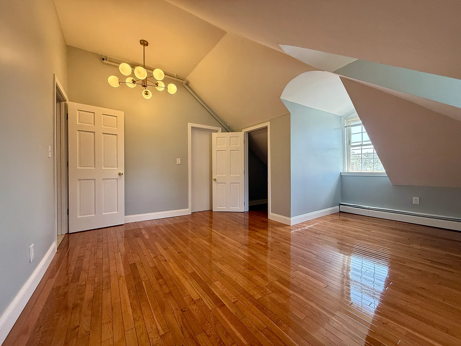 2 bed, 650 sqft, $2,350 — Photo 4