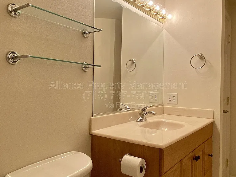 2825 Dristol Dr — Photo 39