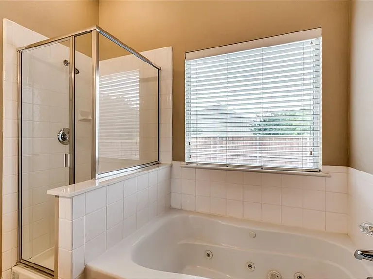 5913 Dustin Trl — Photo 12