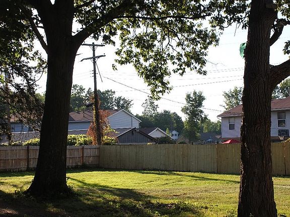 4th image of 507 Tanglewood Dr N