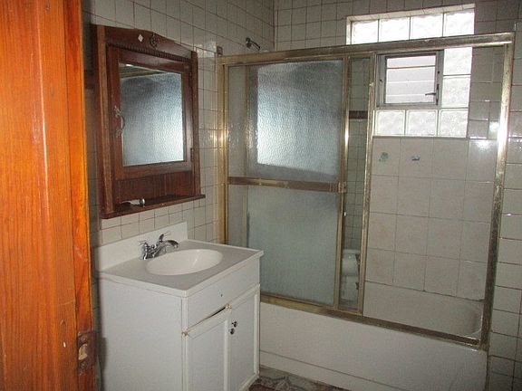 4th image of 2045 N Lawler Ave