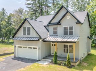 233 Pinewood Drive, Schenectady, NY 12203