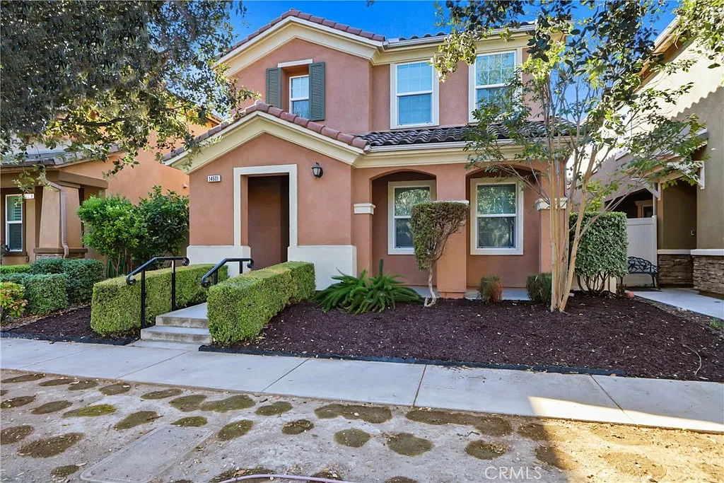 4 bed, 2.5 bath, 1895 sqft, $3,595 — Photo 2
