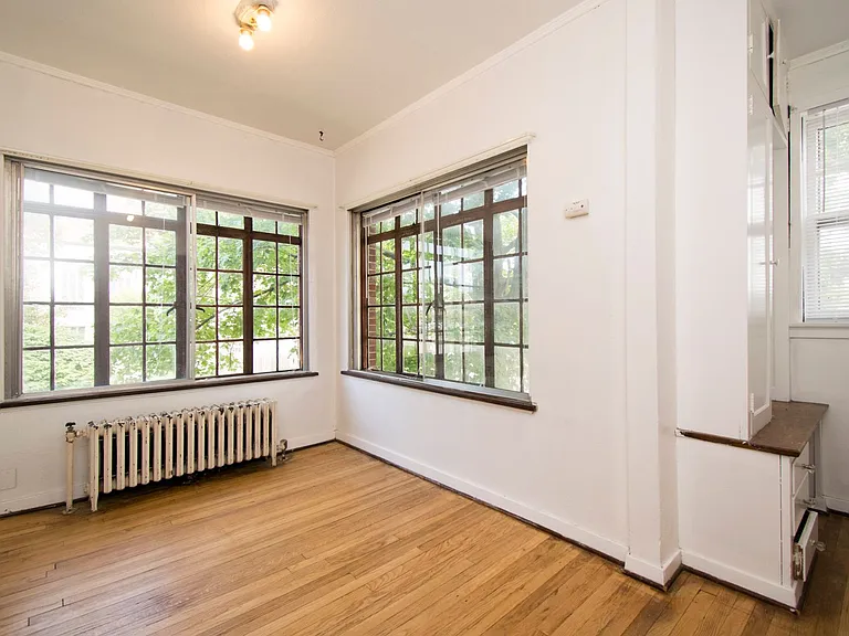 402 S Race St — Photo 36