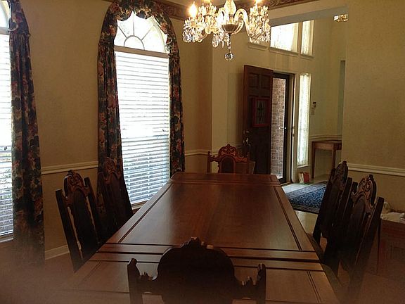 Entertain or enjoy special family meals.