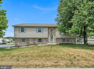 155 Cedar Ln, Lebanon, PA 17046