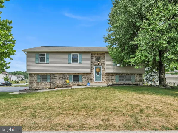 155 Cedar Ln, Lebanon, PA 17046