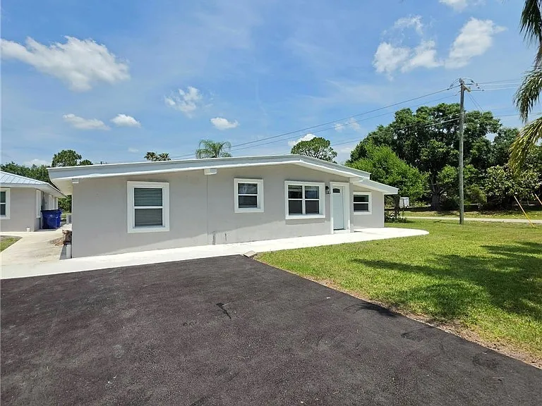 6407 Lakeside Dr W #B — Photo 1